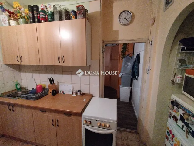 Eladó lakás Tatabánya, Komáromi utca 42 nm