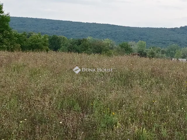 Eladó telek Tatabánya 4451 nm