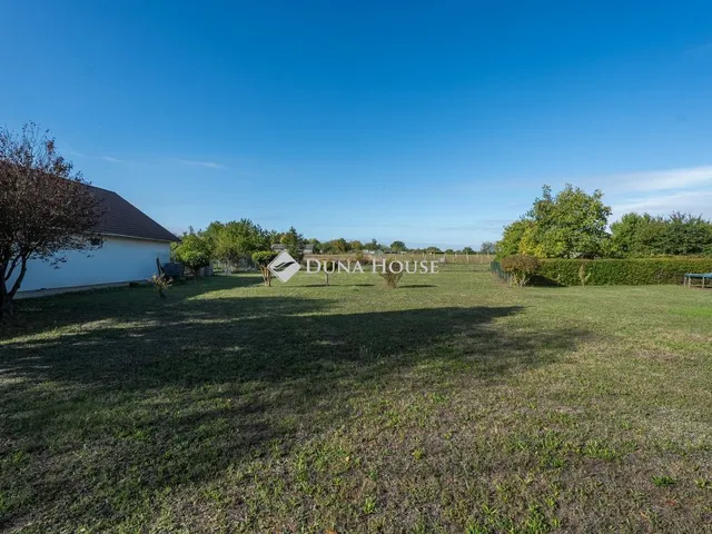 Eladó telek Újbarok, Vasút utca 1339 nm