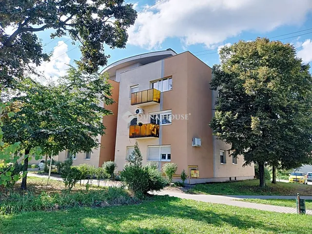 Eladó lakás Komárom 62 nm