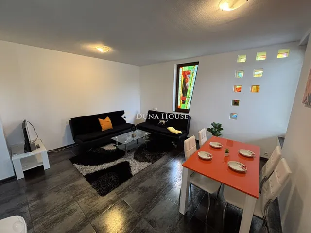 Kiadó lakás Tata, Hattyúliget utca 76 nm