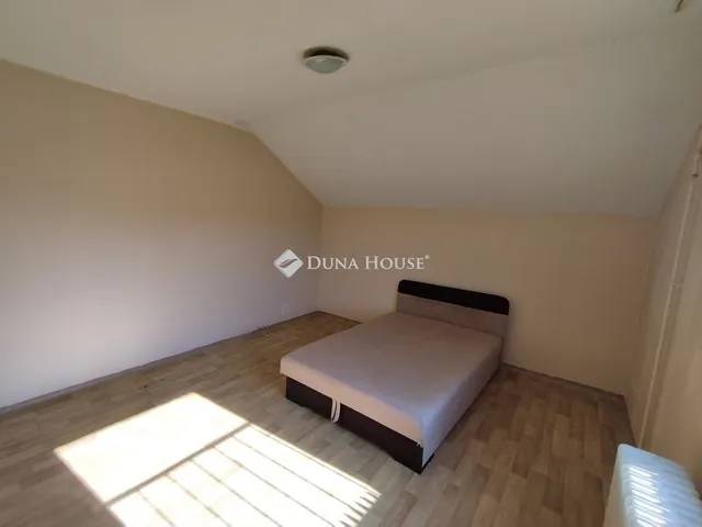 Eladó lakás Tatabánya, Piac tér 30 nm