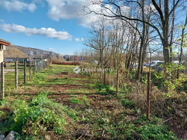 Eladó telek Tatabánya 514 nm