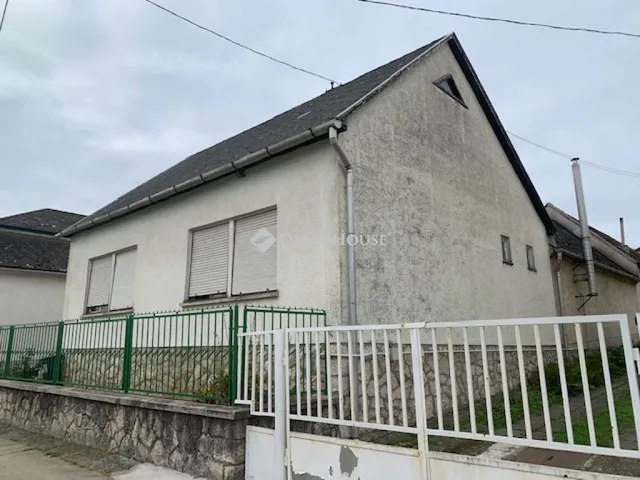 Eladó ház Dunaszentmiklós, Petőfi Sándor utca 107 nm