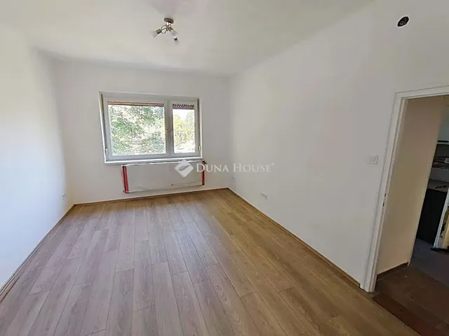 Kiadó lakás Oroszlány 58 nm