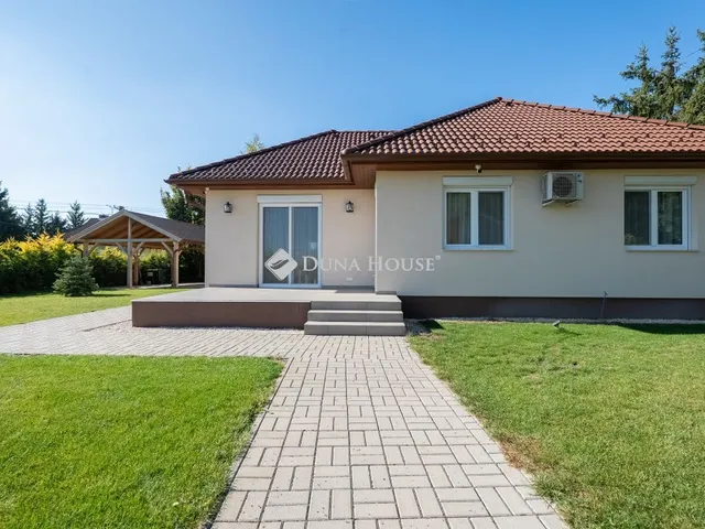 Eladó ház Kocs, Halom utca 121 nm
