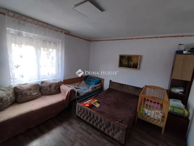 Eladó ház Császár 37 nm