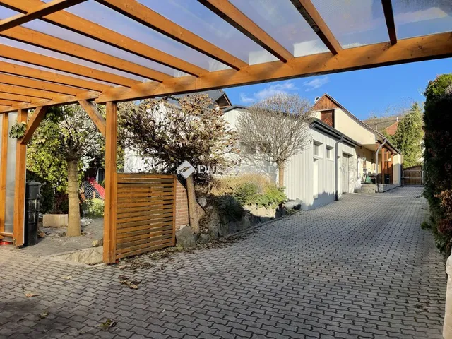 Eladó ház Sárisáp, Fő út 604 nm