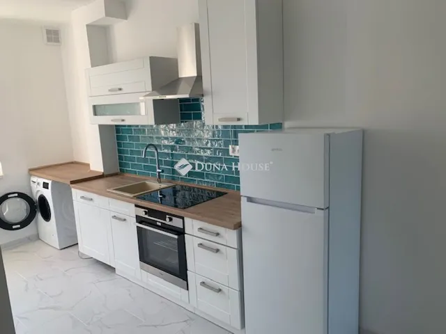 Eladó lakás Tata, Keszthelyi út 64 nm