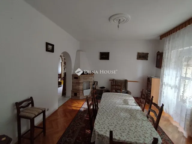 Eladó ház Almásfüzitő, IV. Béla út 115 nm