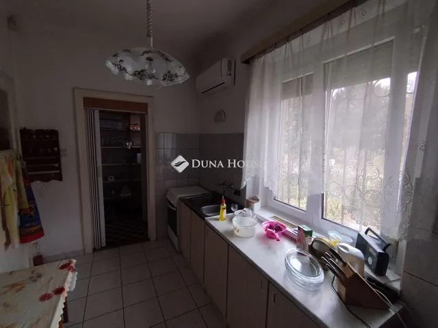 Eladó ház Almásfüzitő, IV. Béla út 115 nm