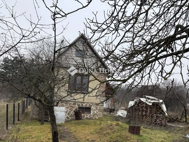 Eladó üdülő és hétvégi ház Vértesszőlős 40 nm