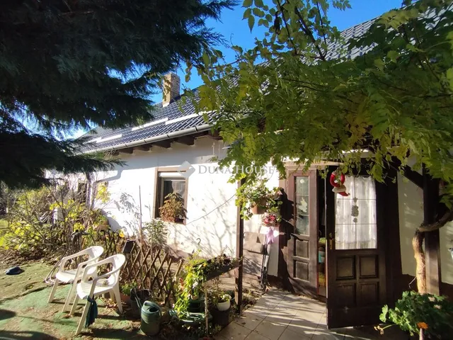 Eladó ház Tatabánya, Szent István út 90 nm