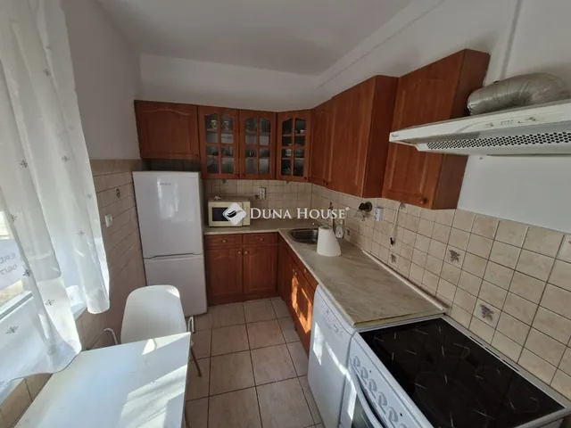 Eladó lakás Komárom, Kelemen László utca 49 nm