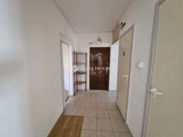 Eladó lakás Komárom, Kelemen László utca 49 nm