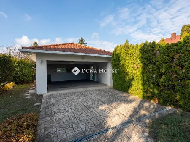 Eladó ház Vértesszőlős, Kánya utca 280 nm