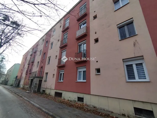 Eladó lakás Tatabánya, Molnár János utca 50 nm