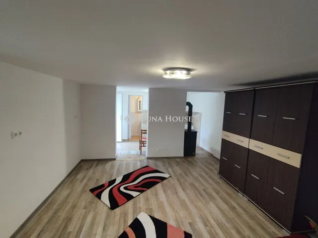 Eladó ház Vértesszőlős, Szabadság telep 32 nm