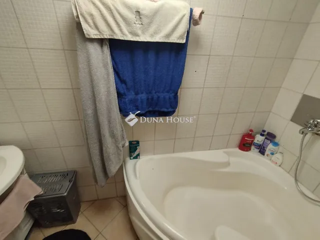 Eladó lakás Tatabánya, Béla király körtér 59 nm