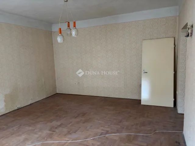 Eladó lakás Tata, Kálvária utca 50 nm