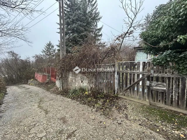 Eladó üdülő és hétvégi ház Tatabánya, Barlang sétány 12 nm