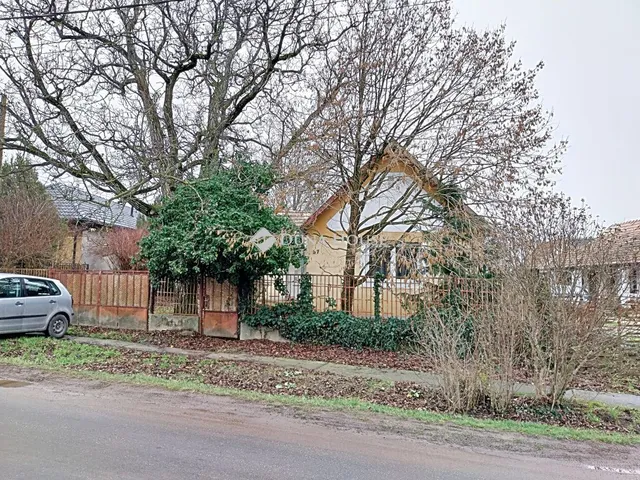 Eladó ház Szákszend 86 nm