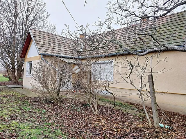 Eladó ház Szákszend 86 nm
