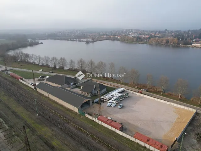 Eladó kereskedelmi és ipari ingatlan Környe 850 nm