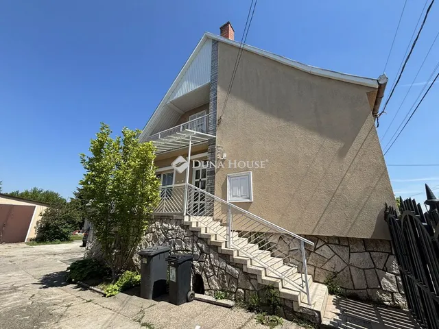 Eladó ház Kecskéd 300 nm