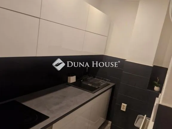 Eladó ház Tatabánya, Petőfi Sándor utca 104 nm