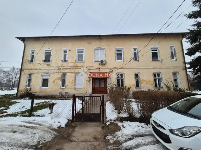 Eladó lakás Ács 99 nm