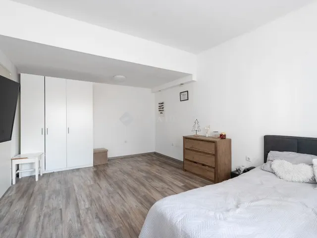 Eladó lakás Tatabánya, Béla király körtér 42 nm