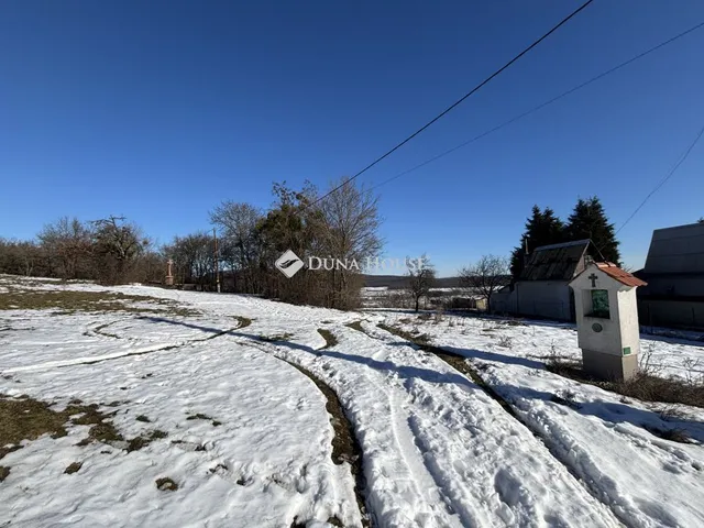 Eladó telek Vértestolna, Zártkert 2621 nm