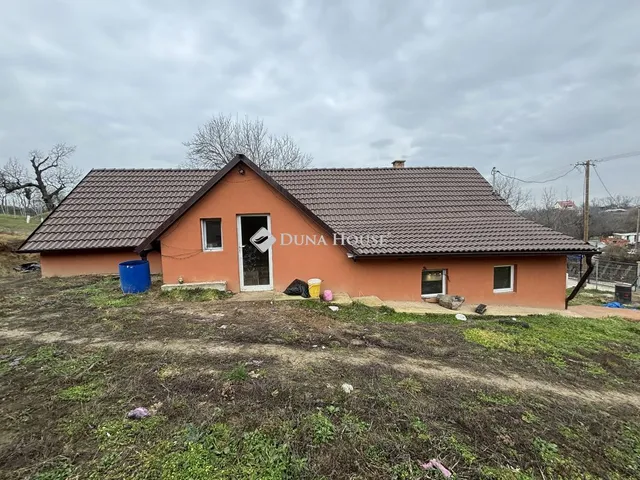 Eladó üdülő és hétvégi ház Baj 110 nm