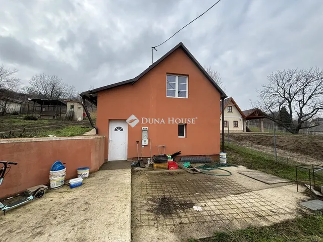 Eladó üdülő és hétvégi ház Baj, Csitári út 110 nm