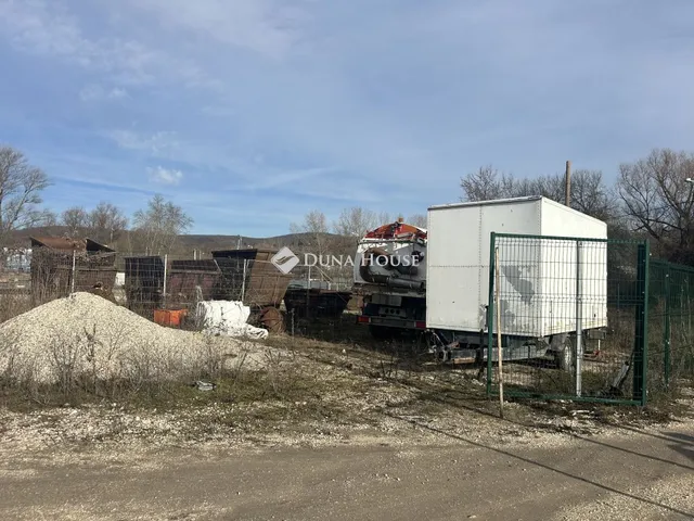 Eladó kereskedelmi és ipari ingatlan Tatabánya 6448 nm