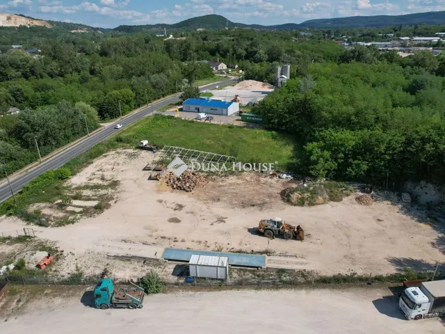 Eladó kereskedelmi és ipari ingatlan Tatabánya 6448 nm