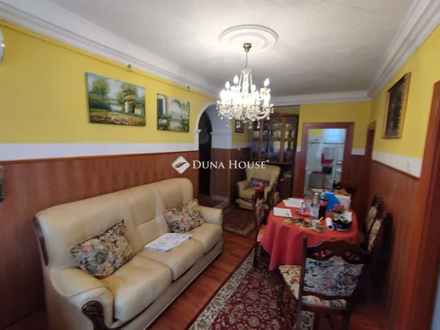 Eladó ház Tatabánya 222 nm