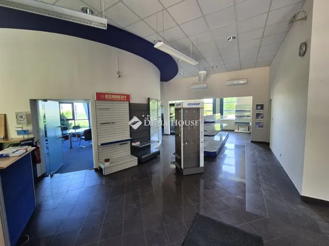 Kiadó kereskedelmi és ipari ingatlan Tatabánya, Nincs utca 600 nm