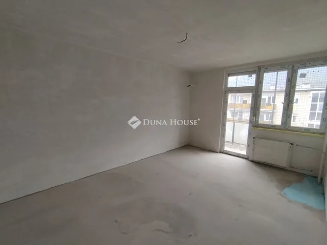 Eladó lakás Tatabánya, Komáromi utca 50 nm