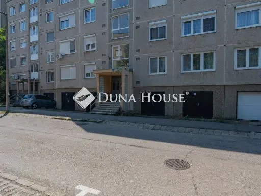 Eladó lakás Tatabánya, Sárberki lakótelep 53 nm