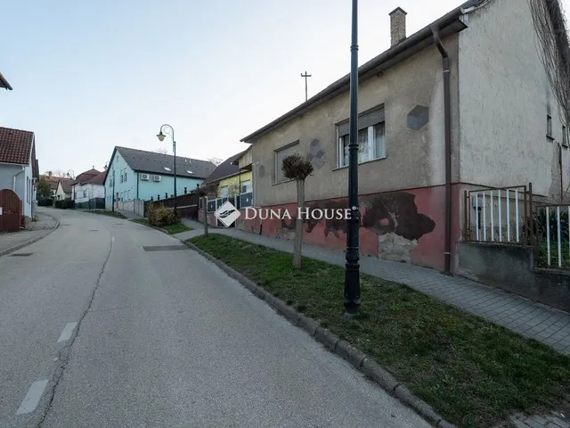 Eladó ház Nyergesújfalu, Jókai Mór utca 89 nm