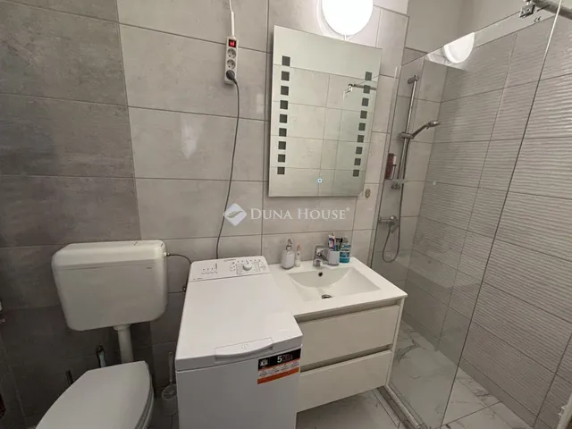 Kiadó lakás Tatabánya, Mártírok útja 43 nm