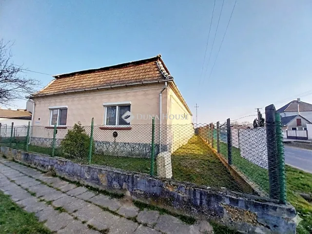 Eladó ház Mocsa 100 nm