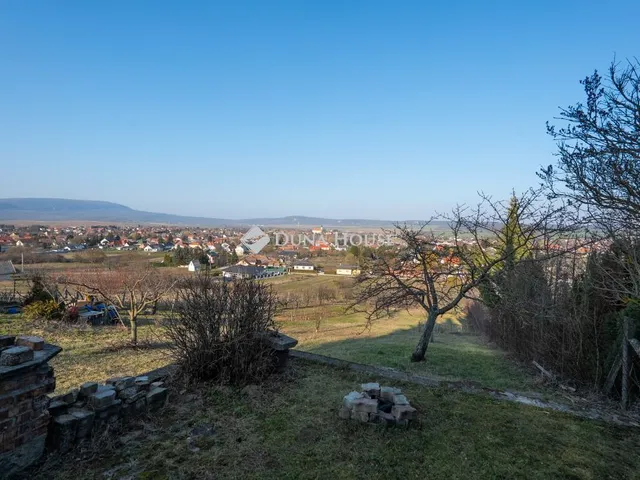 Eladó üdülő és hétvégi ház Tarján, Szőlőhegy utca 34 nm