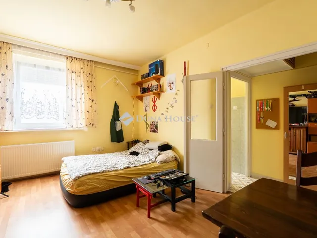 Eladó lakás Tatabánya, Esztergomi utca 33 nm