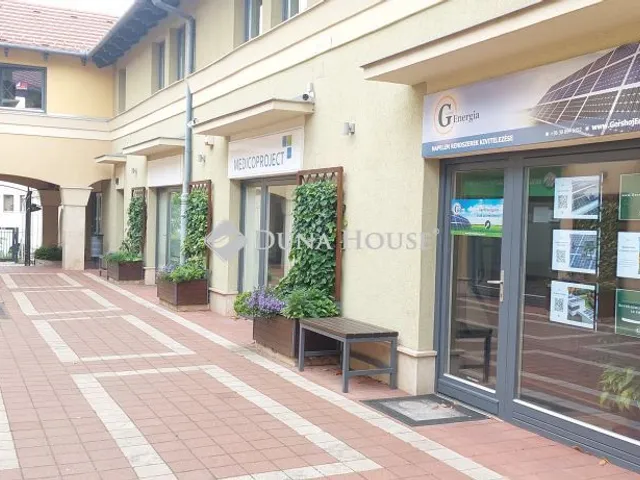 Kiadó kereskedelmi és ipari ingatlan Tata 15 nm