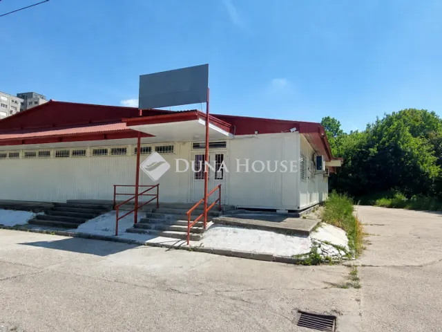 Eladó kereskedelmi és ipari ingatlan Oroszlány 637 nm
