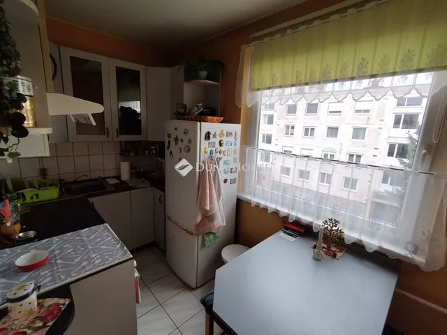 Eladó lakás Tatabánya, Sárberki lakótelep 68 nm