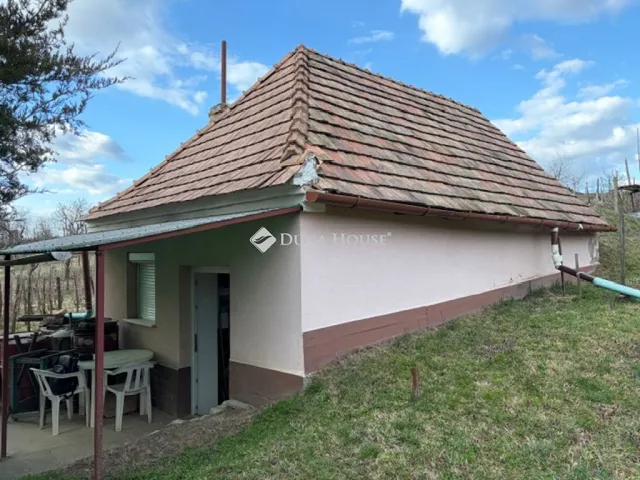 Eladó üdülő és hétvégi ház Baj 27 nm